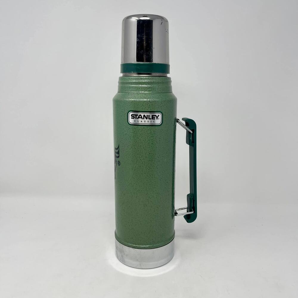 Stanley Classic Green Vacuum Bottle Thermos w/Cup A-944DH 1 Quart Bull‎ Design